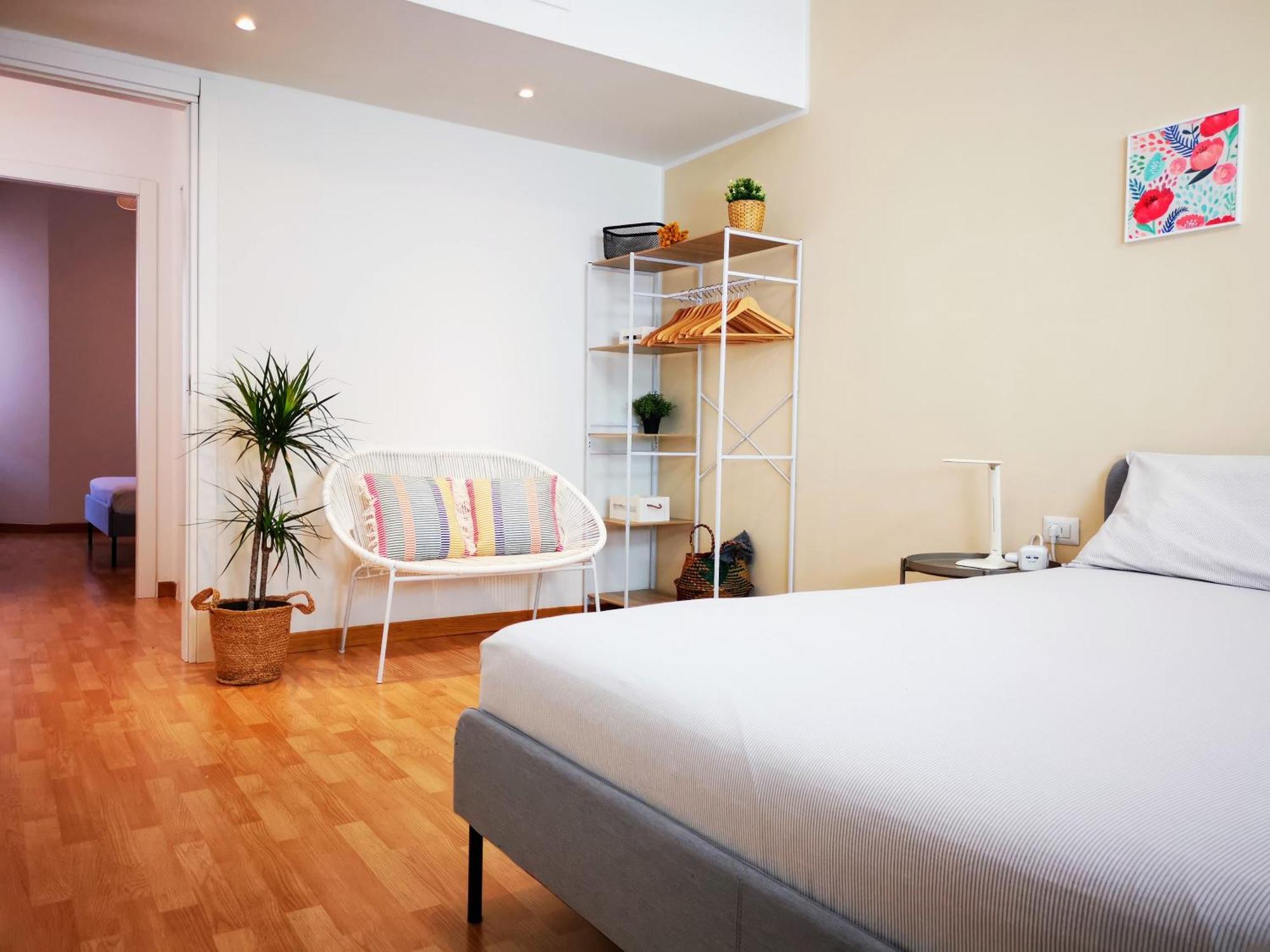 Spacious Apartment 50 Meters From The Metro Milánó Kültér fotó