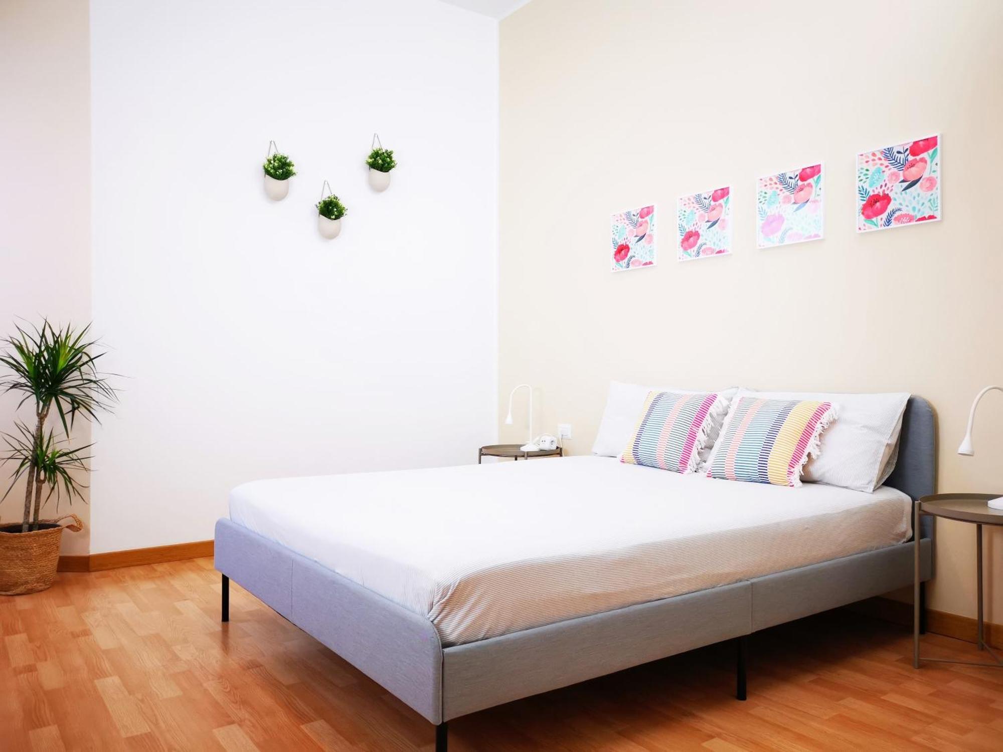 Spacious Apartment 50 Meters From The Metro Milánó Kültér fotó
